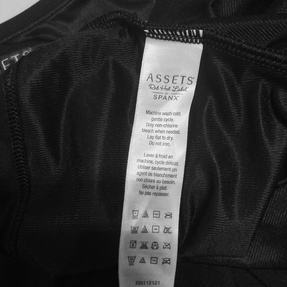 SPANX Silky Shaper Tank - Picture 4 of 4